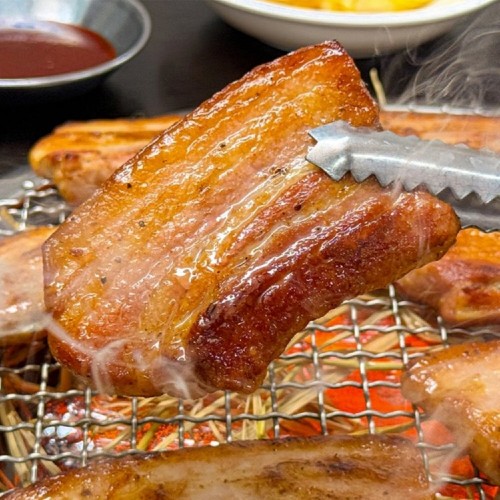 [신선축산] 볏짚 초벌 삼겹살 1+1 (총 280g x 2팩)